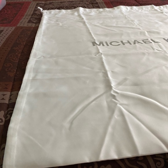 MICHAEL KORS Dust Bag 21.5” x 22” - Picture 6 of 7
